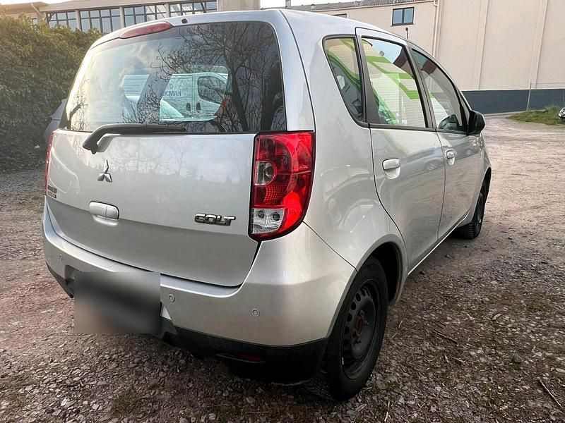 Gebraucht Mitsubishi L 95 PS (69 kW) 2011 Silber Limousine