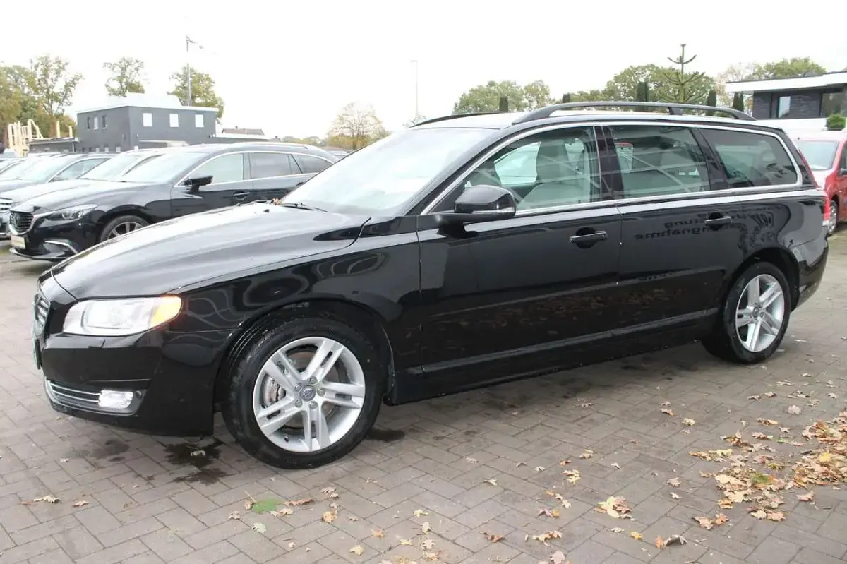 Gebraucht Volvo V70 Momentum 136 PS (100 kW) 2013 Schwarz Kombi