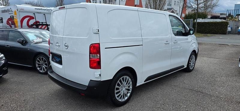 Gebraucht Opel Vivaro 120 PS (88 kW) 2020 Weiß Van / Kleinbus