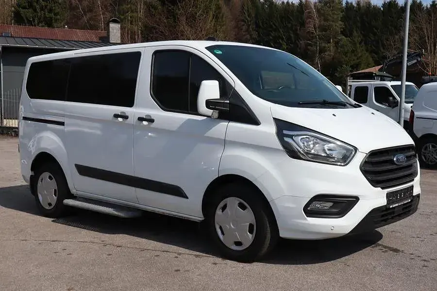 Gebraucht Ford Transit Custom 105 PS (77 kW) 2020 Weiß Van / Kleinbus