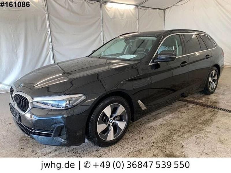 Gebraucht BMW 520 Performance 190 PS (139 kW) 2021 Saphirschwarz (metallic) Kombi