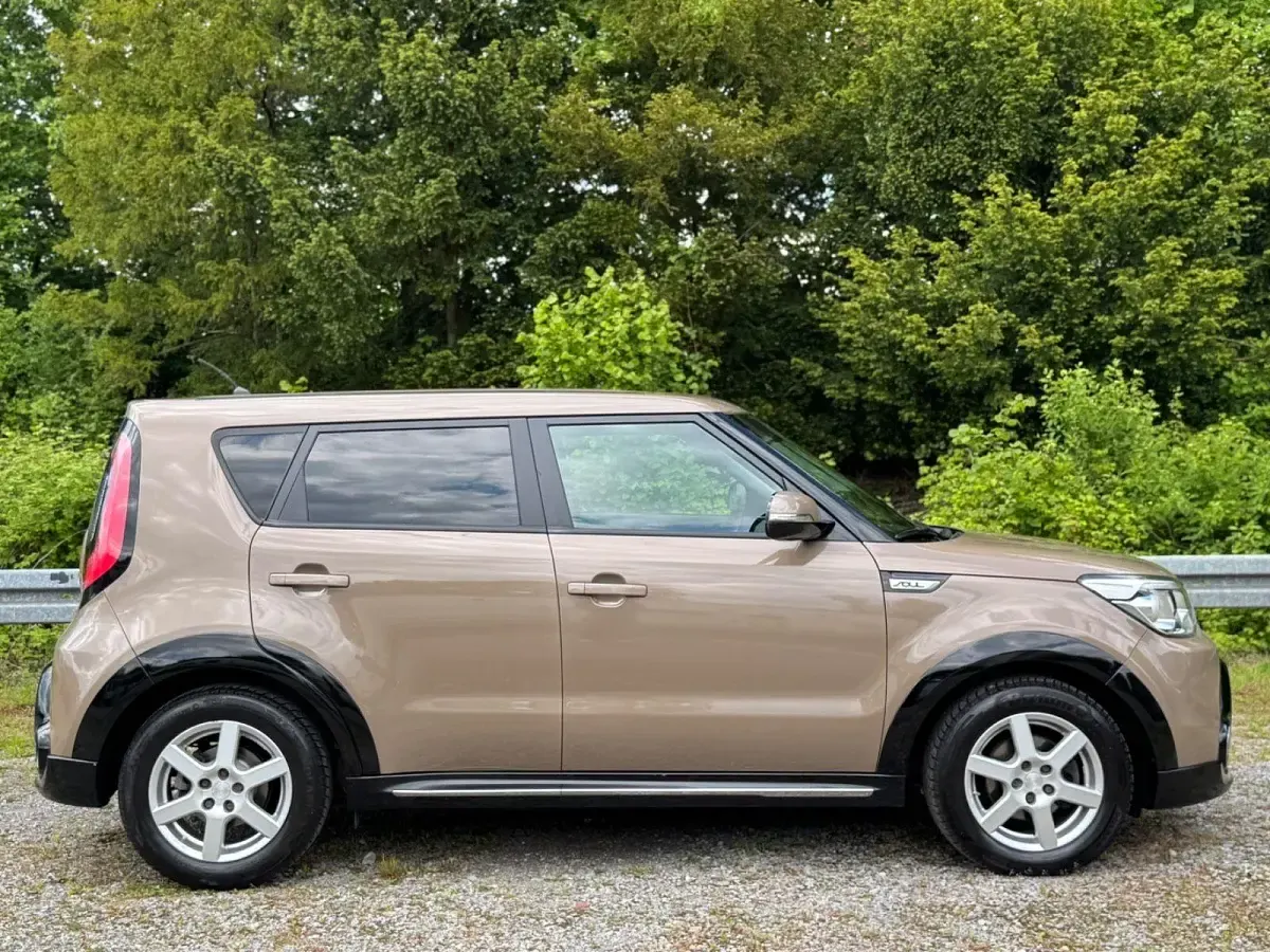 Gebraucht Kia Soul DREAM-TEAM Edition 128 PS (94 kW) 2015 Braun SUV