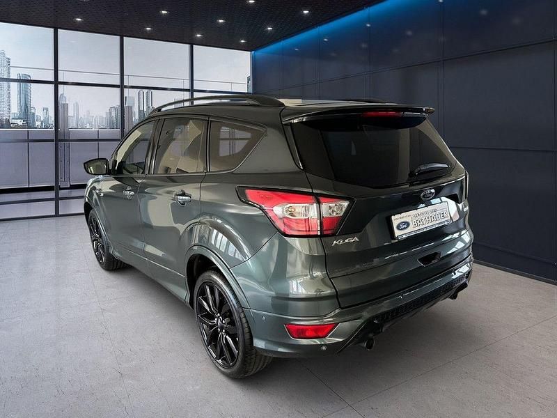 Gebraucht Ford Kuga ST-Line 150 PS (110 kW) 2018 Grün SUV