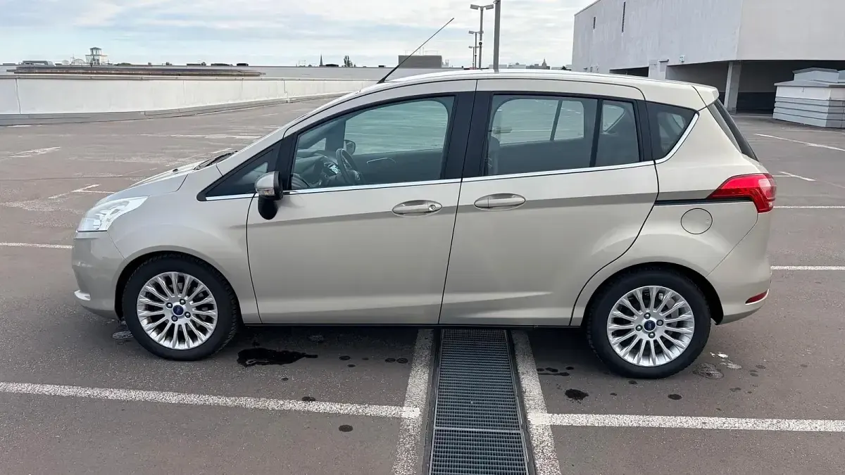 Gebraucht Ford B-MAX 89 PS (65 kW) 2012 Braun Van / Kleinbus