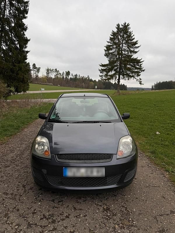 Second-hand Ford Fiesta 60 CP (44 kW) 2007 Gri Hatchback