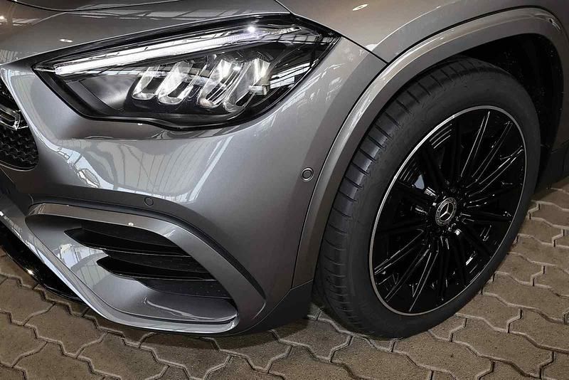 Gebraucht Mercedes GLA200 AMG 163 PS (119 kW) 2026 Metalliclack mountaingrau SUV