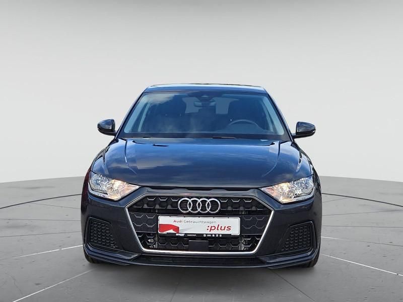 Grau Gebraucht 2025 Audi A1 Sportback Advanced Plus Kleinwagen | 25.880 € (Fairer Preis) - Bild 1/4