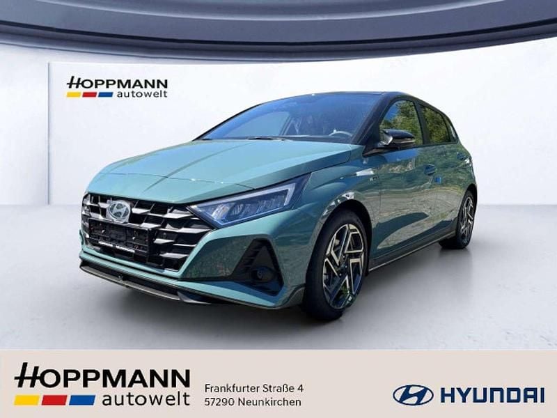 Mangrove green/phantom black Neu 2025 Hyundai i20 N Line Limousine | 25.990 € (Etwas zu teuer) - Bild 1/4