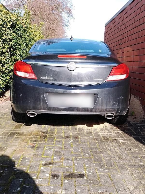 Gebraucht Opel Insignia 179 PS (131 kW) 2010 Schwarz Limousine