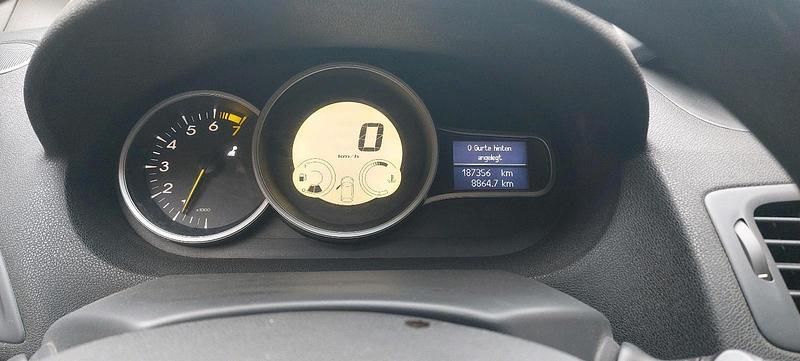 Gebraucht Renault Mégane 100 PS (73 kW) 2010 Blau Limousine