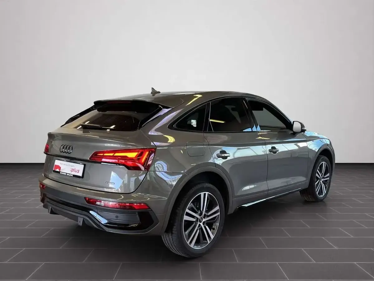 Używany Audi Q5 S-Line 204 KM (150 kW) 2023 Szary SUV