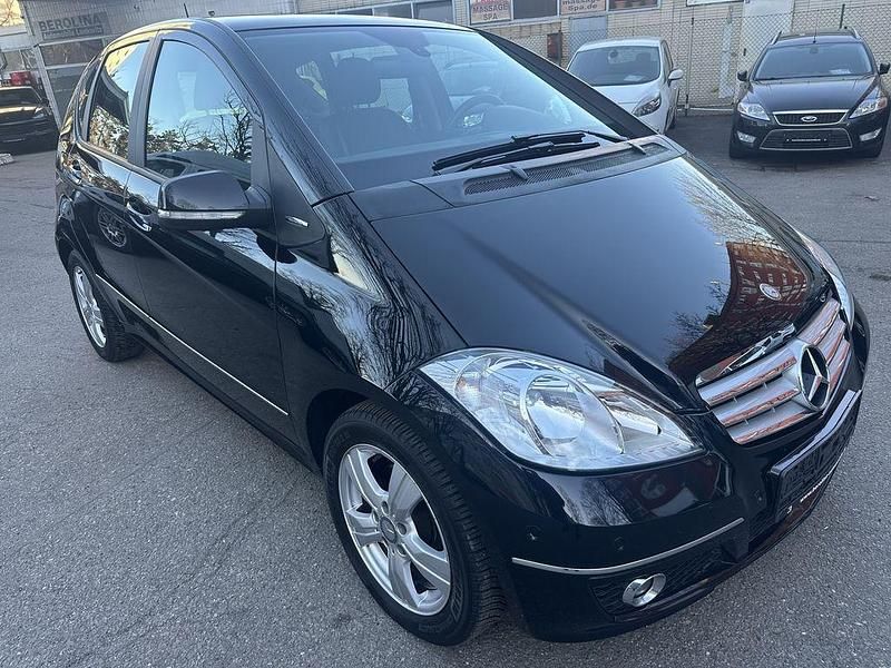 Gebraucht Mercedes A160 95 PS (69 kW) 2012 Schwarz Limousine