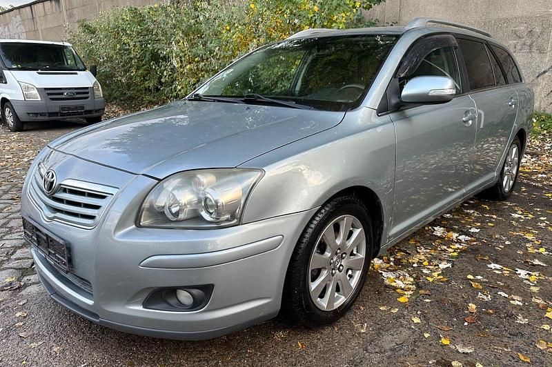 Gebraucht Toyota Avensis Travel 129 PS (94 kW) 2007 Silber Kombi