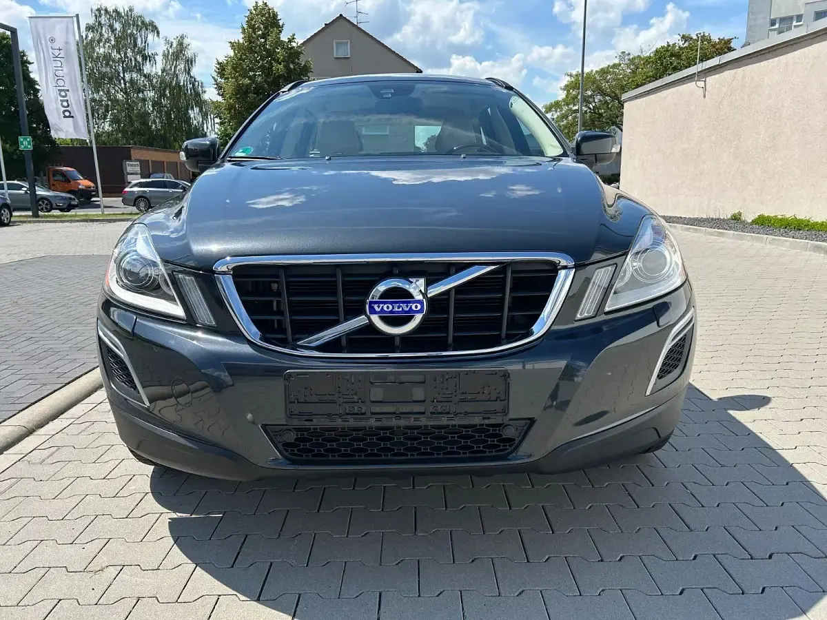 Gebraucht Volvo XC60 Pro 163 PS (119 kW) 2013 Grau SUV