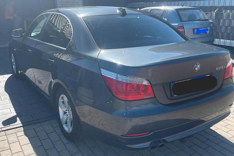 Grau Gebraucht 2009 BMW 525 Performance Limousine | 6.000 € (Fairer Preis) - Bild 1/4