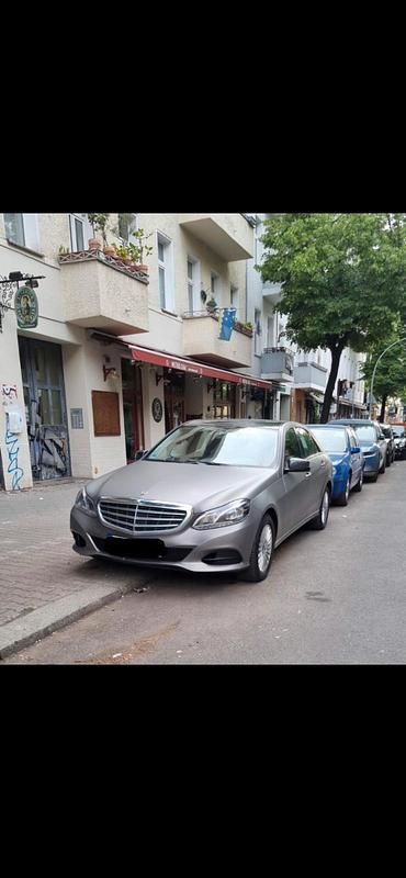 Gebraucht Mercedes E200 2013 Grau Limousine