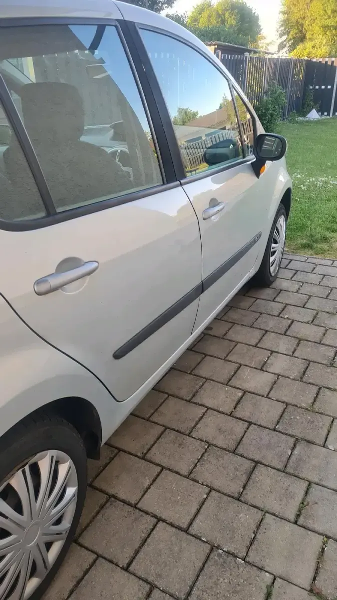 Używany Renault Modus 75 KM (55 kW) 2006 Srebrny Minivan