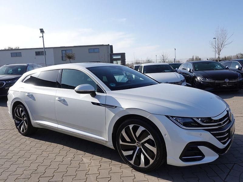 Gebraucht VW Arteon R-line 218 PS (160 kW) 2022 Oryxweiß perlmutteffekt Kombi