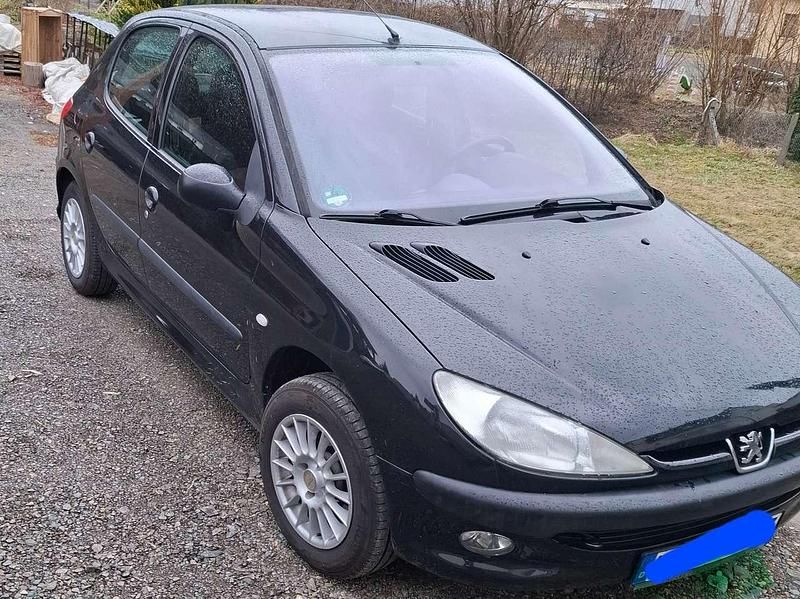 Schwarz Gebraucht 2002 Peugeot 206 Filou Limousine | 1.899 € (Fairer Preis) - Bild 1/4
