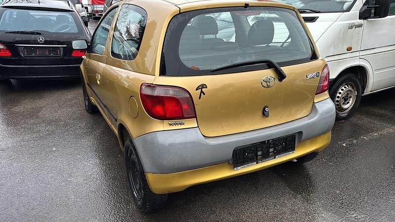 Gebraucht Toyota Yaris 2000 Gold Kleinwagen