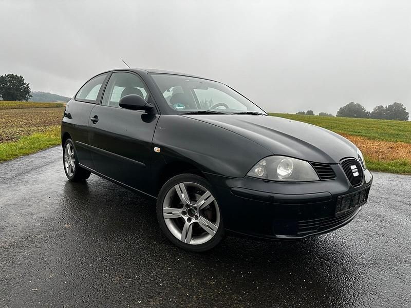 Schwarz Gebraucht 2004 Seat Ibiza Kleinwagen | 1.299 € (Fairer Preis) - Bild 1/4