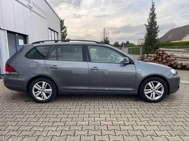 Gebraucht VW Golf VI Match 105 PS (77 kW) 2013 Grau Kleinwagen