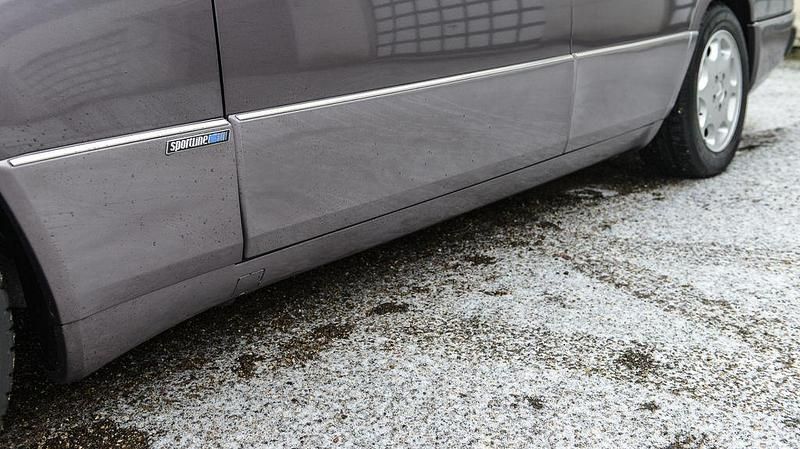 Gebraucht Mercedes 220 150 PS (110 kW) 1993 Limousine