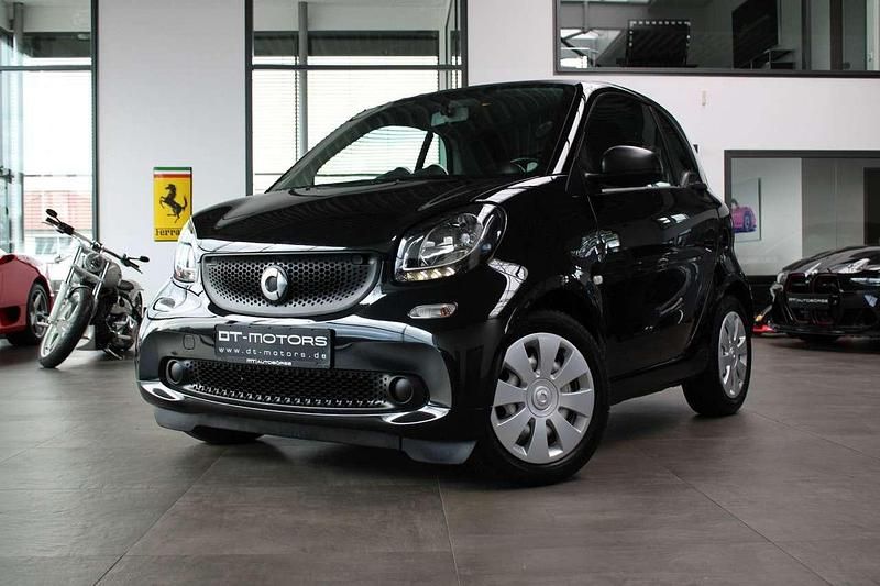 Schwarz Gebraucht 2016 Smart ForTwo Coupé Coupé | 5.900 € (Teuer) - Bild 1/4