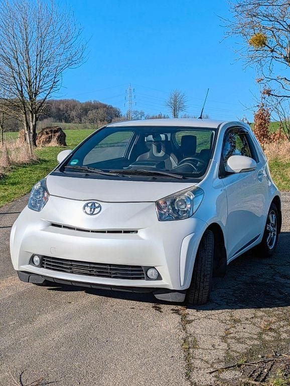 Gebraucht Toyota iQ Edition 68 PS (50 kW) 2009 Weiß Kleinwagen