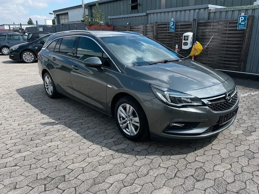 Gebraucht Opel Astra Innovation 136 PS (100 kW) 2018 Grau Kombi