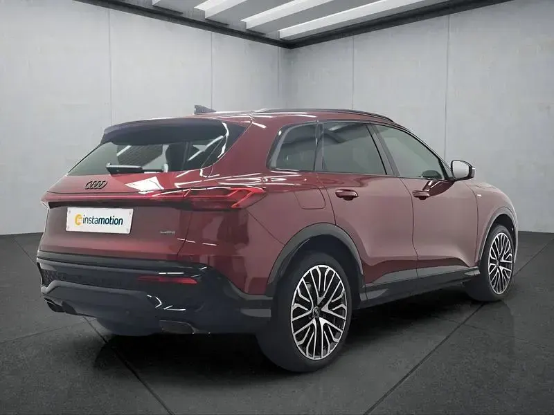 Gebraucht Audi Q5 S-Line 204 PS (150 kW) 2025 Rot SUV