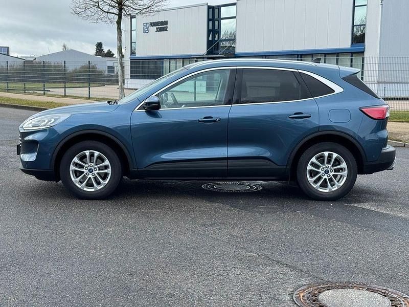 Gebraucht Ford Kuga Titanium 150 PS (110 kW) 2020 Blau SUV