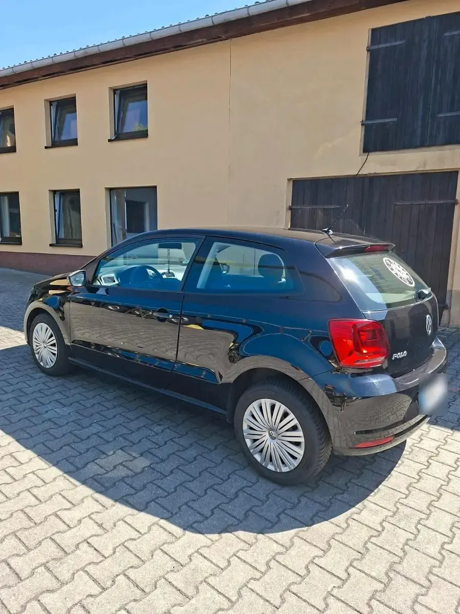 Gebraucht VW Polo Comfortline 60 PS (44 kW) 2016 Schwarz Kleinwagen