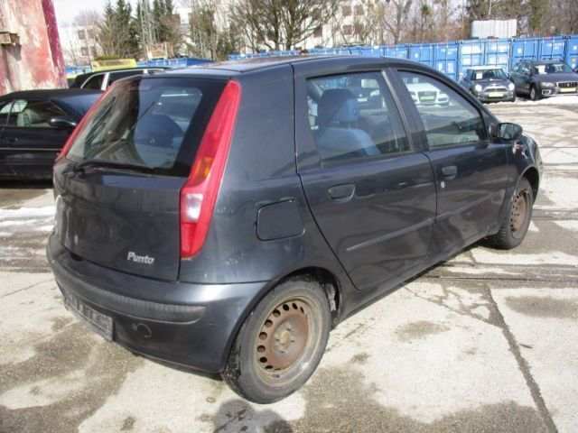 Gebraucht Fiat Punto Active 60 PS (44 kW) 2002 Andere farbe metallic Kleinwagen