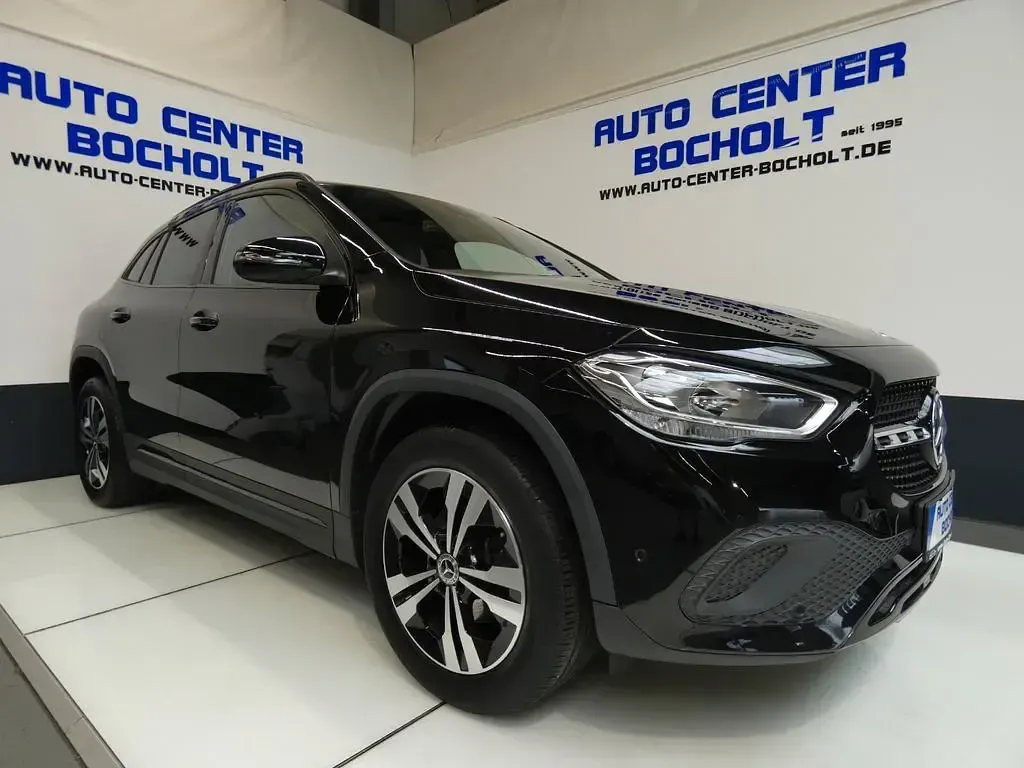 Gebraucht Mercedes GLA180 Progressive 136 PS (100 kW) 2022 Schwarz SUV
