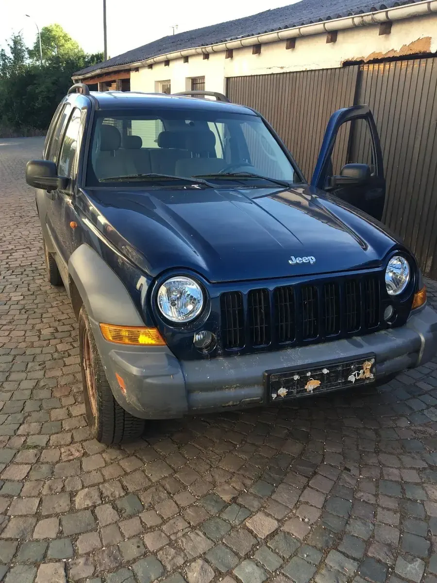Gebraucht Jeep Cherokee 163 PS (119 kW) 2006 Blau SUV