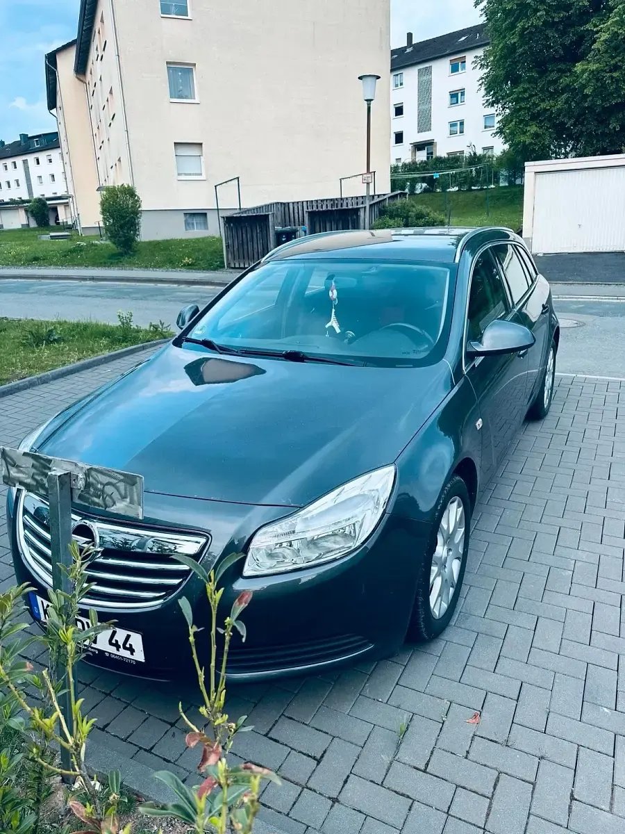 Gebraucht Opel Insignia 160 PS (117 kW) 2010 Grau Kombi