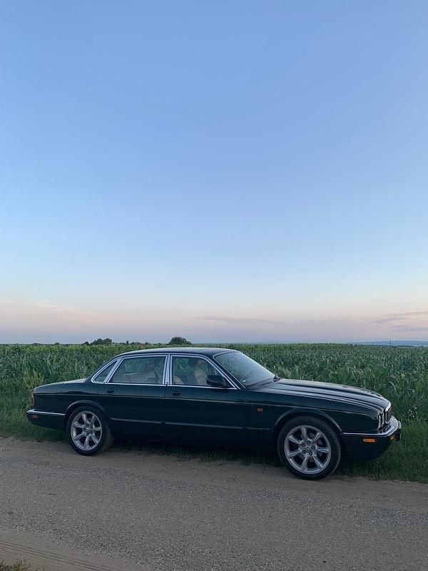Grün Gebraucht 1999 Jaguar XJ Limousine | 12.900 € (Etwas zu teuer) - Bild 1/4