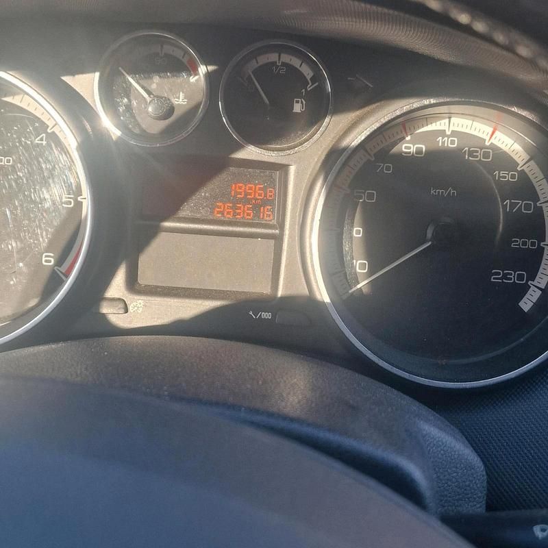 Schwarz Gebraucht 2008 Peugeot 308 Kombi | 1.300 € (Guter Preis) - Bild 1/4