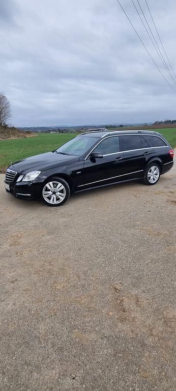 Gebraucht Mercedes E350 265 PS (194 kW) 2011 Schwarz Limousine