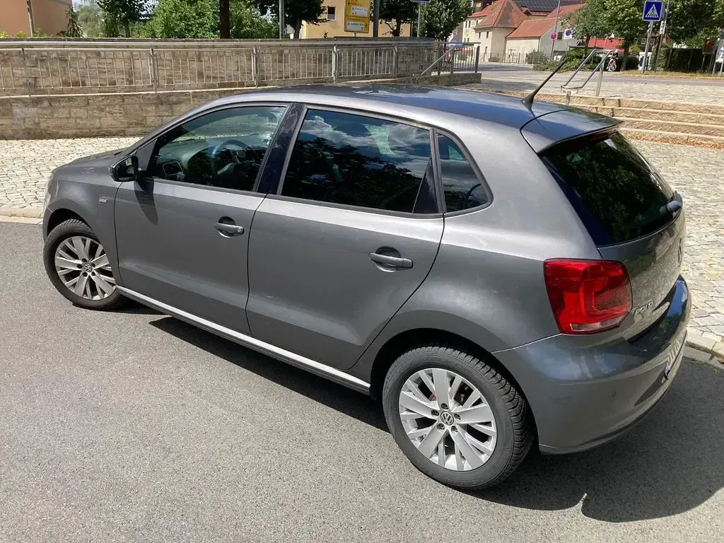 Gebraucht VW Polo Life 69 PS (50 kW) 2013 Grau Kleinwagen