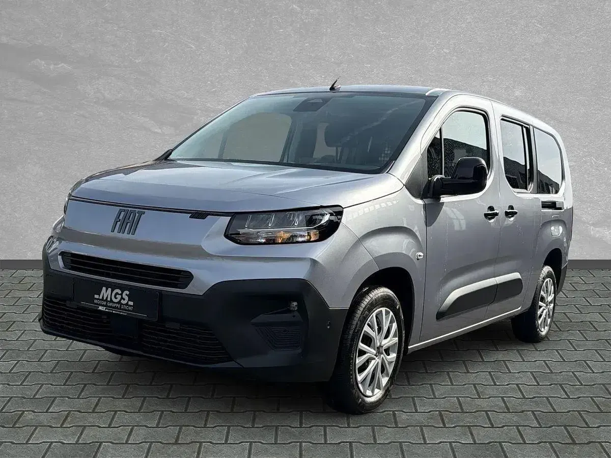 Neu Fiat Doblò 131 PS (96 kW) 2026 Maestro grau Van / Kleinbus