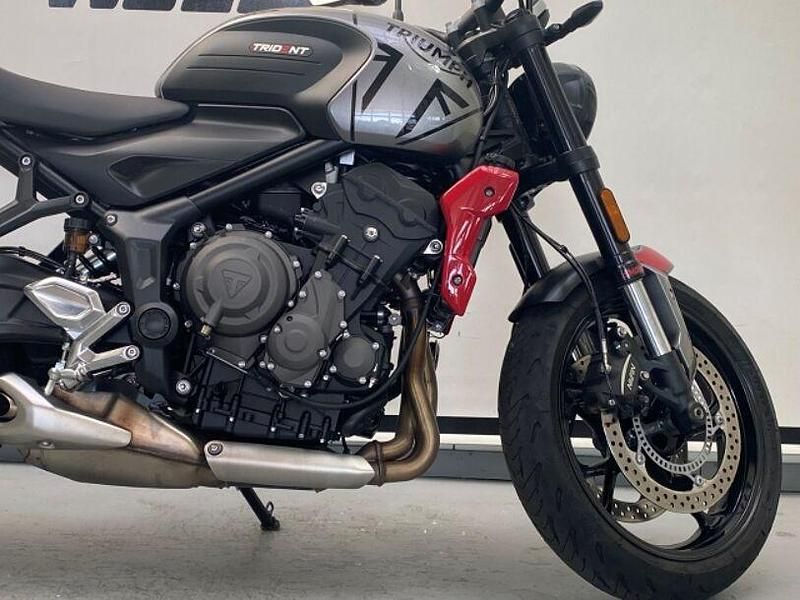 Gebraucht Triumph Moss 2022 Grau