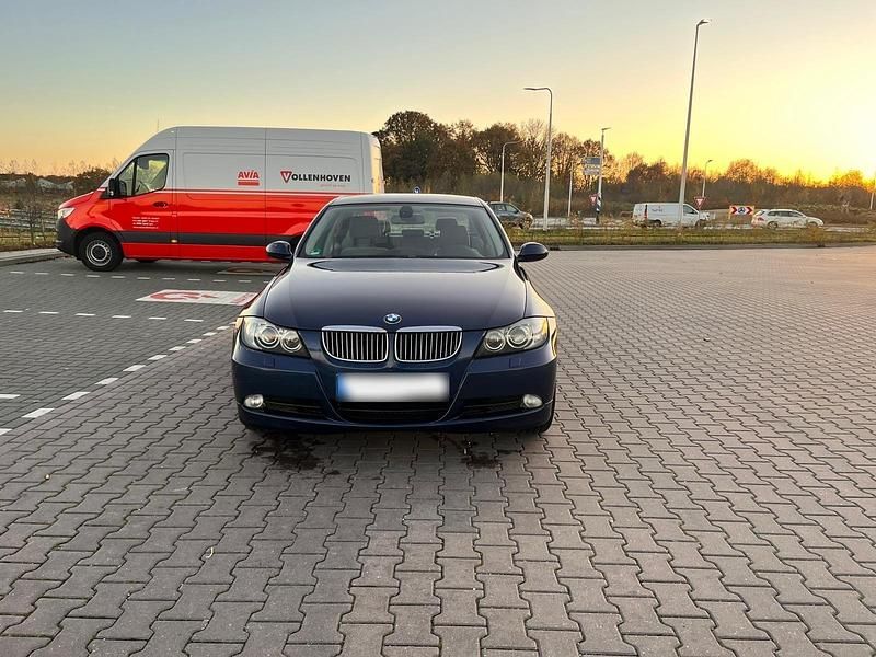 Gebraucht BMW 325 218 PS (160 kW) 2006 Blau Limousine