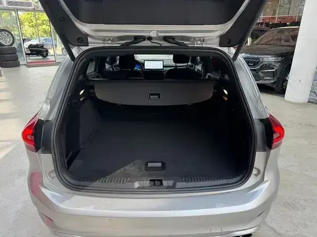 Gebraucht Ford Focus ST-Line X 235 PS (172 kW) 2024 Silber Limousine