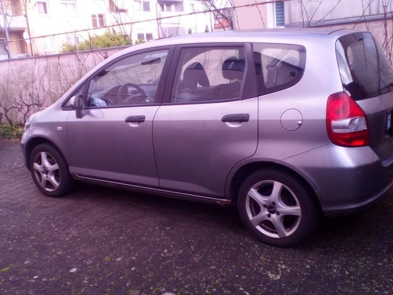 Silber Gebraucht 2004 Honda Jazz Kleinwagen | 500 € (Superpreis) - Bild 1/4