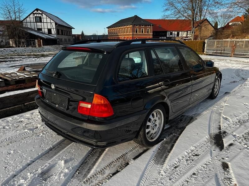Gebraucht BMW 316 116 PS (85 kW) 2005 Schwarz Kombi