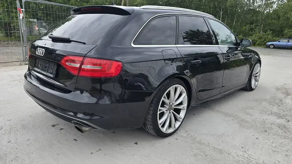 Gebraucht Audi A4 Attraction 170 PS (125 kW) 2012 Schwarz Kombi