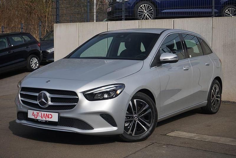 Gebraucht Mercedes B220 190 PS (139 kW) 2019 Silber Van / Kleinbus