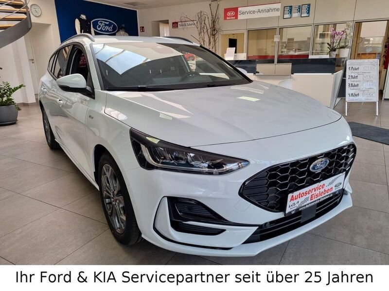 Weiß Neu 2025 Ford Focus ST-Line Limousine | 29.990 € (Etwas zu teuer) - Bild 1/4